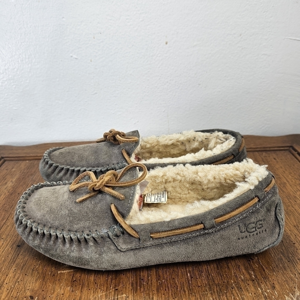 UGG Ascot Slipper Leather Women's Size 7